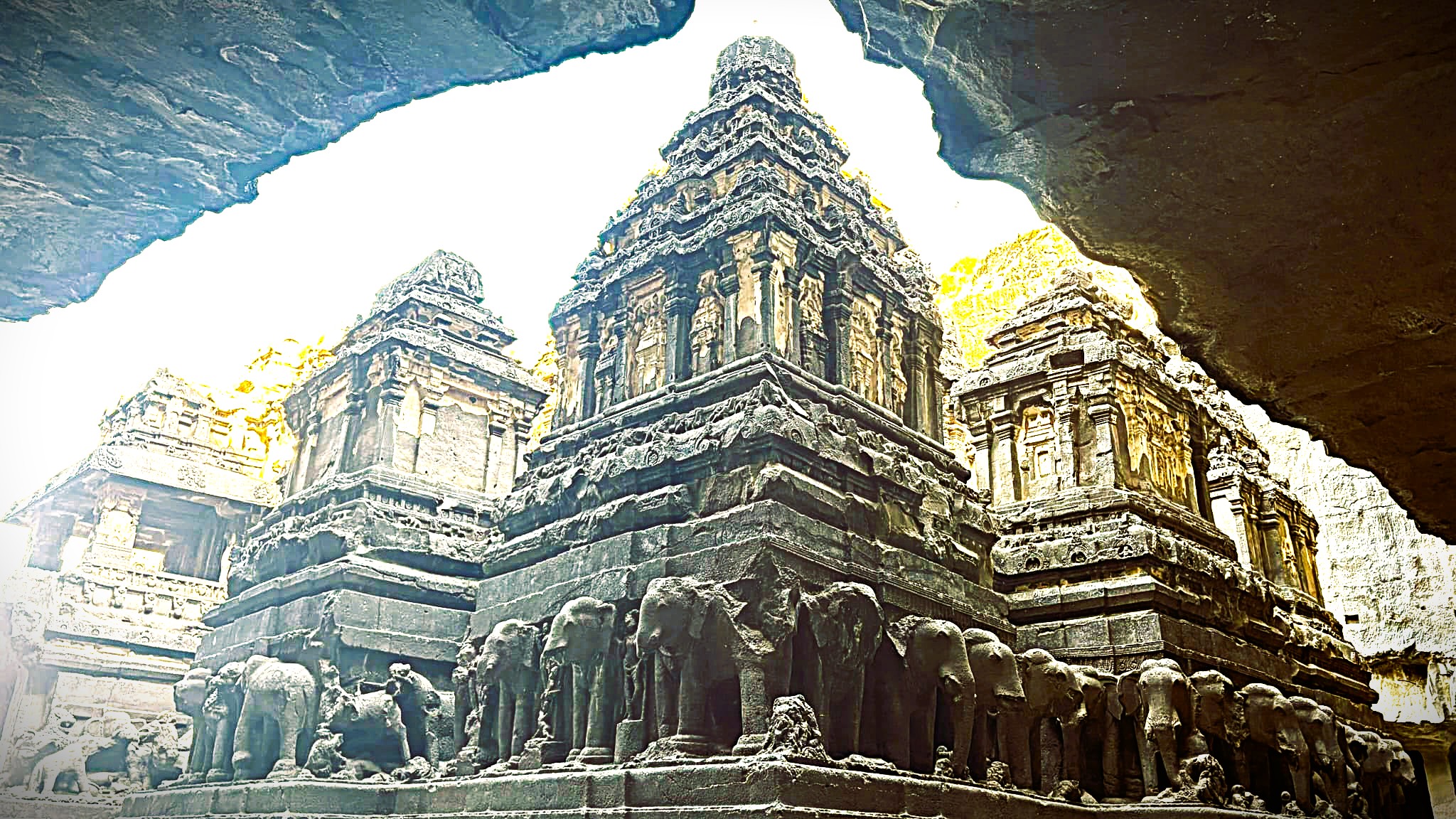 インド　ムンバイ　フェス　エローラ　石窟寺院　ヒンドゥー