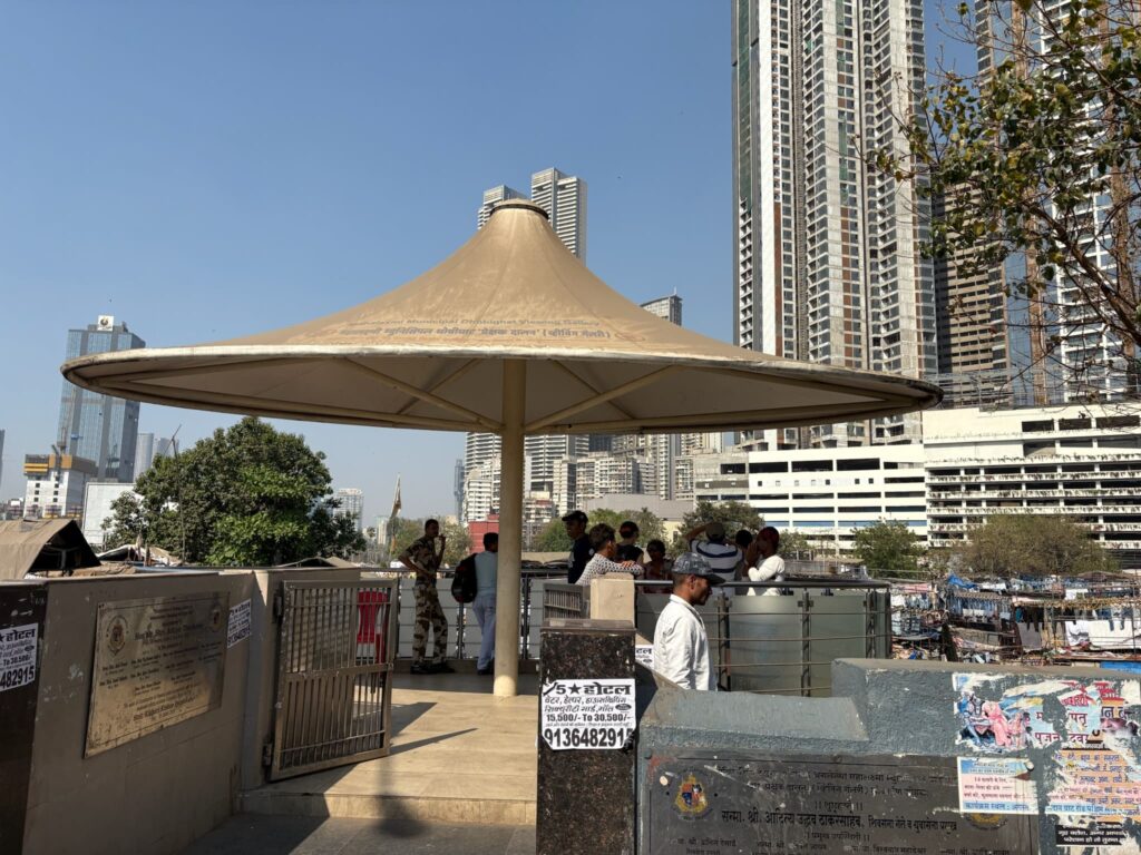 旅 旅行 インド ムンバイ フェス ロラパルーザ Lollapalooza Travel India Mumbai Fes Mahalakshmi lakshmi Mahalaxmi Race Course Mahalaxmi Dhobi Ghat ドービー・ガート shawnmendes ショーンメンデス ルイトムリンソン ワンダイレクション ワンダイ  1D LouisTomlinson OneDirection 洗濯