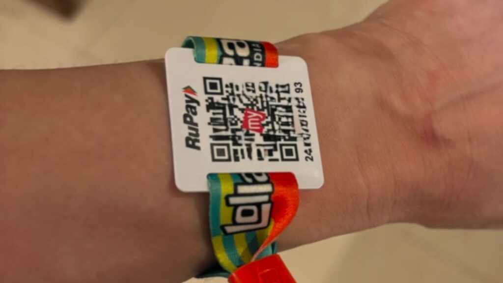 旅 旅行 インド ムンバイ フェス ロラパルーザ Lollapalooza Travel India Mumbai Fes Mahalakshmi lakshmi Mahalaxmi Race Course Mahalaxmi Dhobi Ghat ドービー・ガート shawnmendes ショーンメンデス ルイトムリンソン ワンダイレクション ワンダイ  1D LouisTomlinson OneDirection