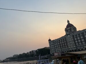 旅　旅行　インド　ムンバイ　フェス　ロラパルーザ Lollapalooza Travel India Mumbai Fes Mahalakshmi　lakshmi　Mahalaxmi Race Course　Mahalaxmi Dhobi Ghat　ドービー・ガート　shawnmendes　ショーンメンデス　ルイトムリンソン　ワンダイレクション　ワンダイ　　１D　LouisTomlinson　OneDirection　洗濯　２０２５　チョールバザール