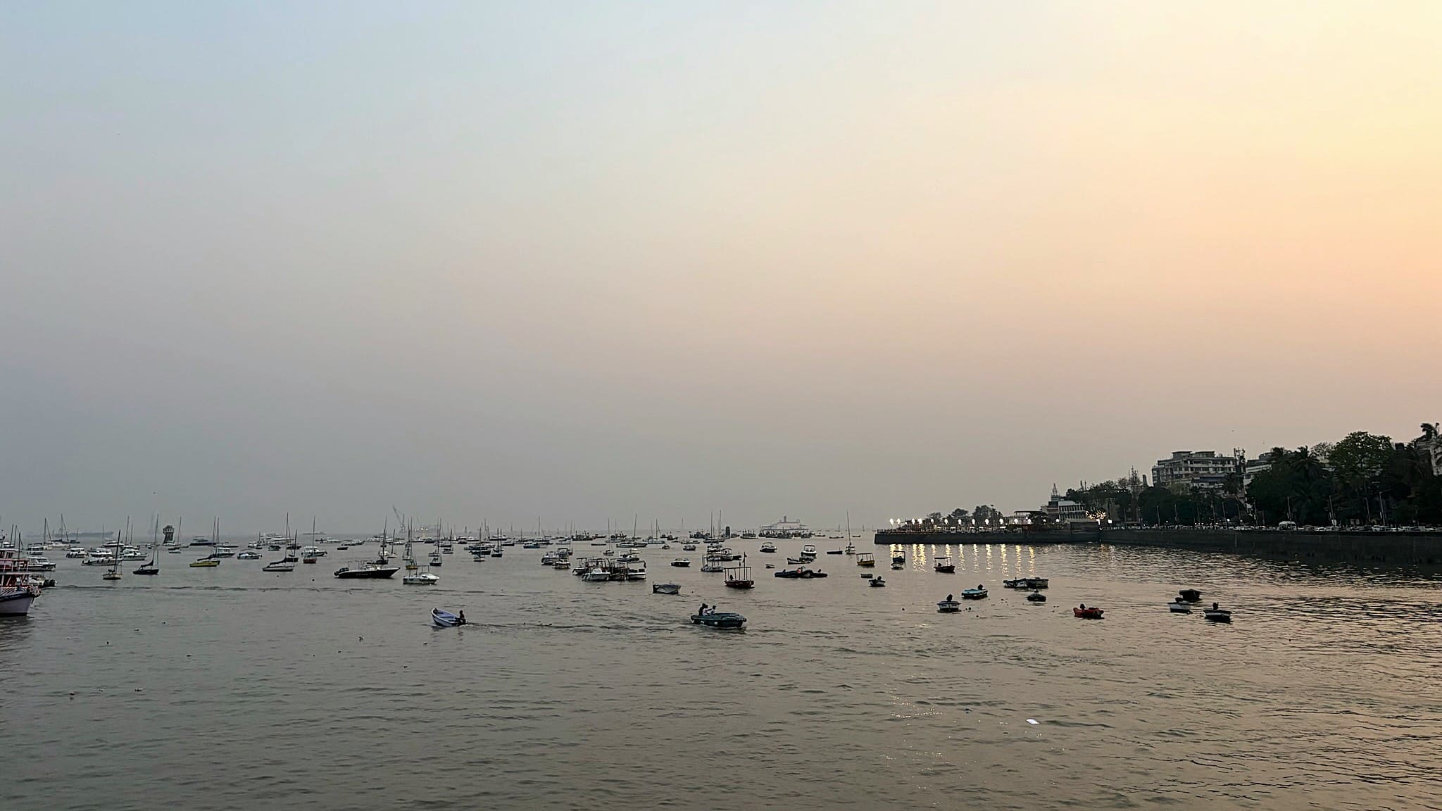 旅　旅行　インド　ムンバイ　フェス　ロラパルーザ Lollapalooza Travel India Mumbai Fes Mahalakshmi　lakshmi　Mahalaxmi Race Course　Mahalaxmi Dhobi Ghat　ドービー・ガート　shawnmendes　ショーンメンデス　ルイトムリンソン　ワンダイレクション　ワンダイ　　１D　LouisTomlinson　OneDirection　洗濯　２０２５　チョールバザール