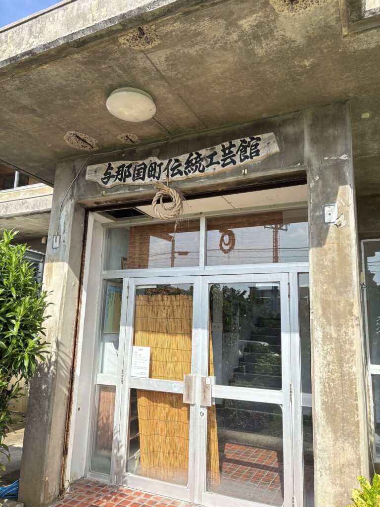 沖縄　八重山　与那国　旅　旅行　祖納　久部良　比川　観光　おすすめ　絶景　ディープ　パワースポット　聖地　御嶽　泡盛　どなん　日本最西端　冒険　探検　放浪　秘境　ビーチ　島　酒造所　ジャングル　クバ　花酒　Drコトー　ティンダバナ　サンニヌ台　立神　サンアイ・イソバ　久部良バリ　東崎　西崎　灯台　与那国馬　固有種　昆虫　生物　国境　台湾　黒潮　自衛隊　基地　カタブル浜　女神　磐座　三女神　岩　　マチリ　トゥニ　ビディリ　ビジュル　砂浜　拝所　崖墓　崖葬墓　ハト　カメ　海底遺跡　古代遺跡　ムー　レムリア　神殿　ストーンサークル　人面石　