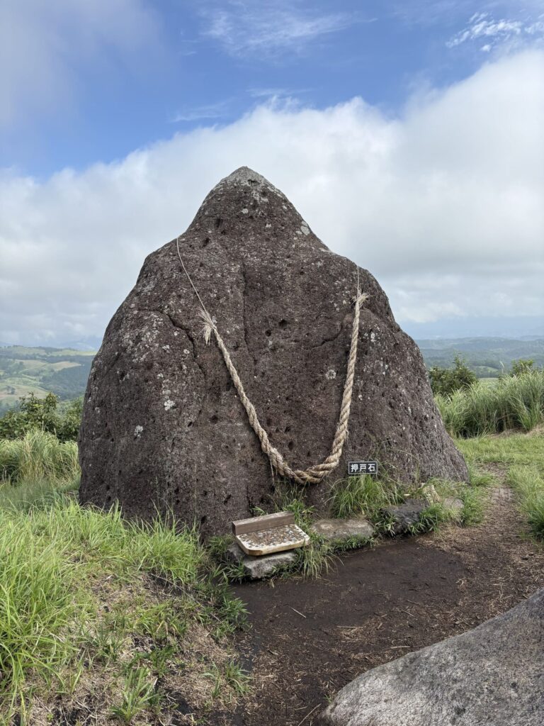 押戸石　熊本　磐座　巨石　遺跡　古代　文明　パワースポット　観光　絶景　気持ち良い　丘陵　磐座　メンヒル　斎つ磐群　湯津石村　五百箇磐村