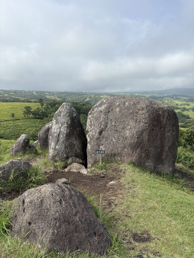 押戸石　熊本　磐座　巨石　遺跡　古代　文明　パワースポット　観光　絶景　気持ち良い　丘陵　磐座　メンヒル　斎つ磐群　湯津石村　五百箇磐村