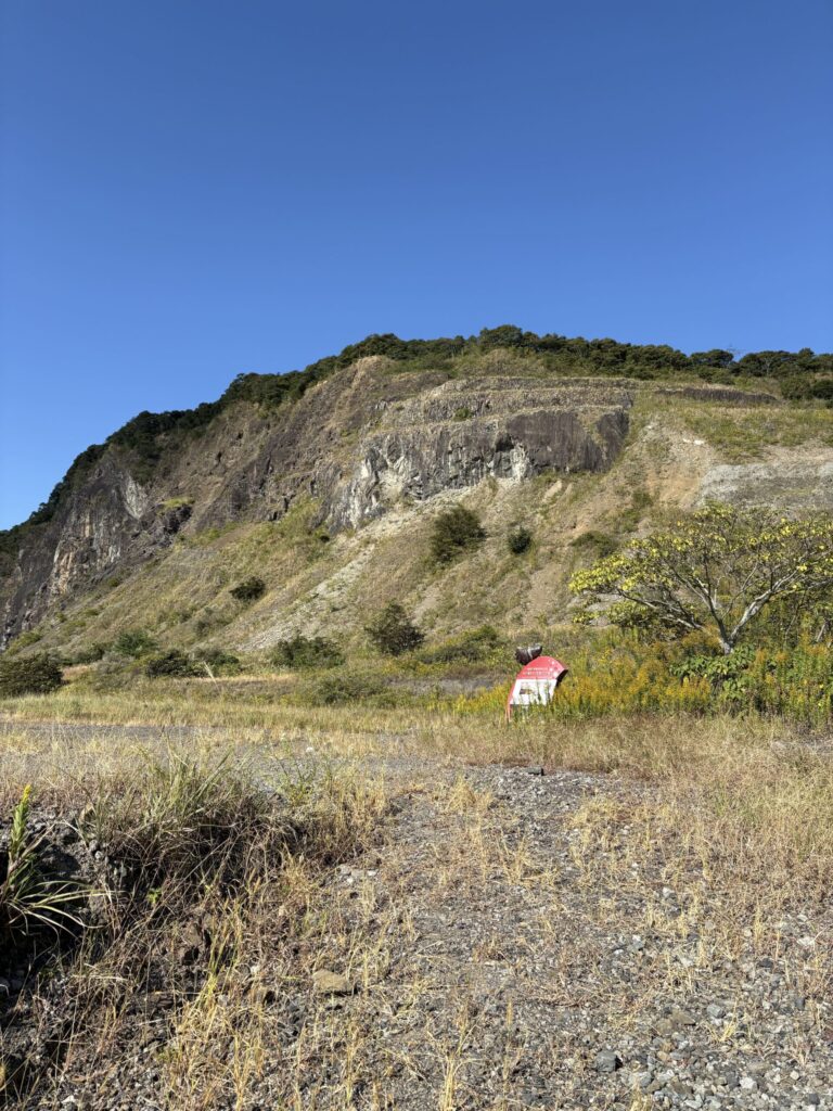 九州　旅　旅行　観光　体験　ツアー　熊本　天草　御所浦島　恐竜　アンモナイト　港　海　化石　地学　刺身　魚　漁港　不知火　探検　冒険　発見　好奇心　磐座　巨石　矢岳　白嶽　ドルメン　巨石　磐座