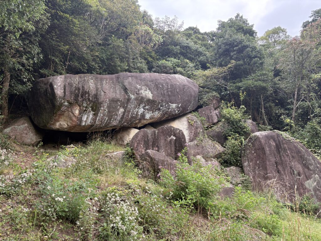 熊本　天草　矢岳　白嶽　ドルメン　巨石　磐座　