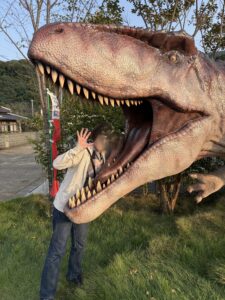 九州　旅　旅行　観光　体験　ツアー　熊本　天草　御所浦島　恐竜　アンモナイト　港　海　化石　地学　刺身　魚　漁港　不知火　探検　冒険　発見　好奇心　磐座　巨石　矢岳　白嶽　ドルメン　巨石　磐座　棚橋港　