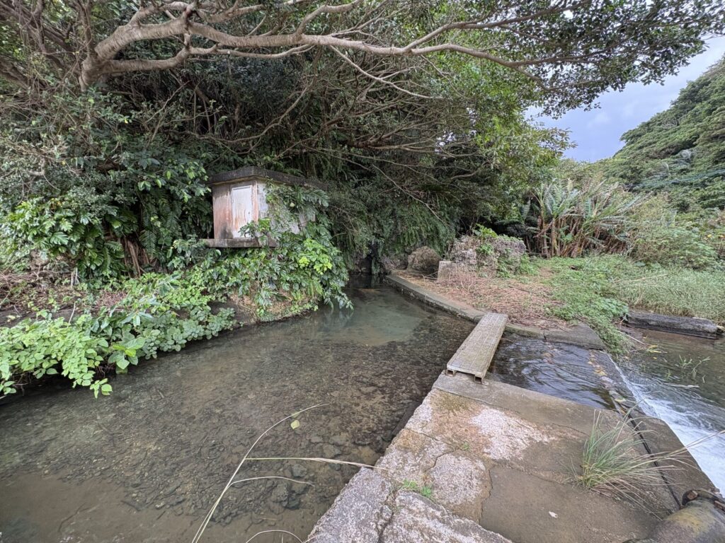 沖縄　与那国島　比川集落　本家　マチリ　拝所　トゥニ　御嶽　１０干　陰陽五行説　庚申