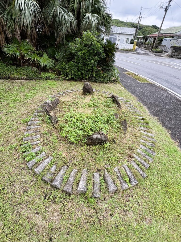 沖縄　与那国島　比川集落　本家　マチリ　拝所　トゥニ　御嶽　１０干　陰陽五行説　庚申