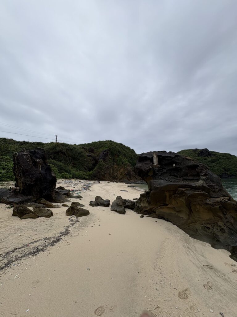 旅 旅行 沖縄 八重山 クバ DANCE tradition okinawa yonaguni 甲子 踊り 太鼓 祭壇 まつり 祭り 宴会 伝統 承継 伝承 親族 一族 集い 家族 社会 ハト　沖縄　与那国島　比川集落　本家　マチリ　拝所　トゥニ　御嶽　１０干　陰陽五行説　庚申 食事 １２支 杯 ワダツミ 海神 トゥニ ビディリ