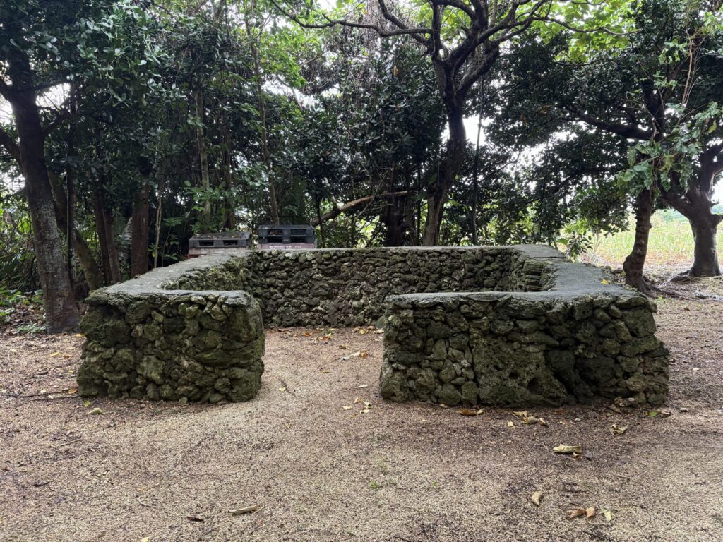 沖縄　与那国島　比川集落　本家　マチリ　拝所　トゥニ　御嶽　１０干　陰陽五行説　庚申