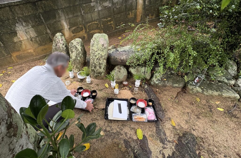 旅 旅行 沖縄 八重山 クバ DANCE tradition okinawa yonaguni 甲子 踊り 太鼓 祭壇 まつり 祭り 宴会 伝統 承継 伝承 親族 一族 集い 家族 社会 ハト 沖縄 与那国島 比川集落 本家 マチリ 拝所 トゥニ 御嶽 10干 陰陽五行説 庚申 食事 12支 杯 ワダツミ 海神 トゥニ ビディリ