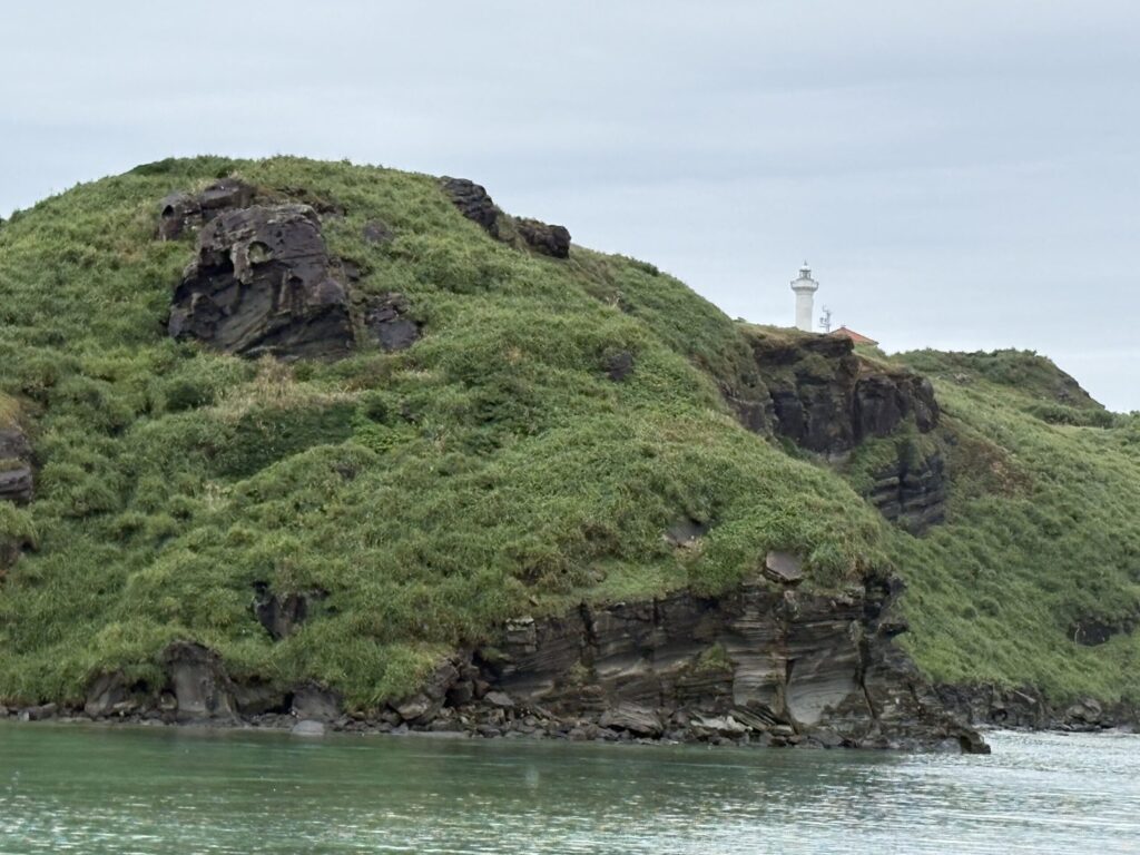 旅 旅行 沖縄 八重山 クバ DANCE tradition okinawa yonaguni 甲子 踊り 太鼓 祭壇 まつり 祭り 宴会 伝統 承継 伝承 親族 一族 集い 家族 社会 ハト　沖縄　与那国島　比川集落　本家　マチリ　拝所　トゥニ　御嶽　１０干　陰陽五行説　庚申 食事 １２支 杯 ワダツミ 海神 トゥニ ビディリ