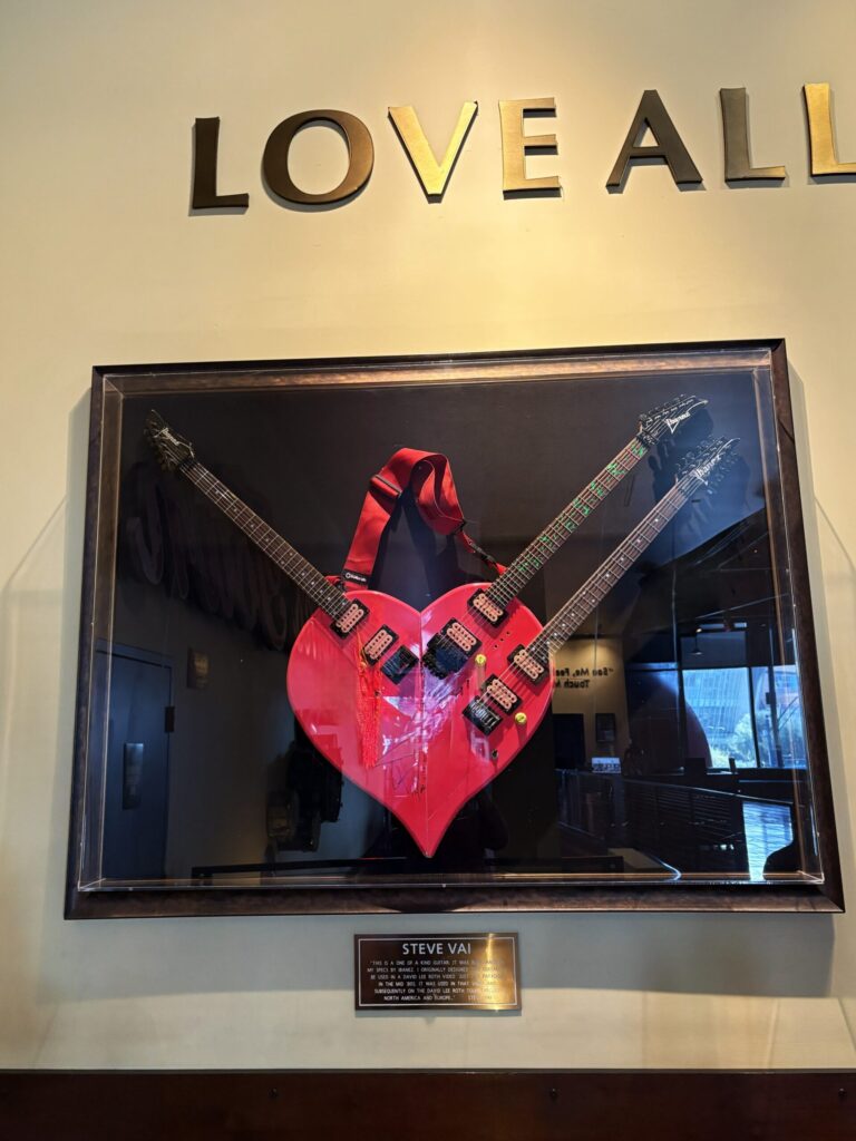 旅、旅行、ライブ、コンサート、アメリカ、ネバダ州、ラスベガス、ゼイン、イーグルス、STYX、ストリップ通り、カジノ、ワンダイレクション、スフィアーカボワボ、サミー・ヘイガー Travel, trip, live, concert, USA, Nevada, Las Vegas, Zayn, Eagles, STYX, Strip, casino, One Direction, Sphere, Cabowabo Cantina, Sammy Hagar,vanhalen,eddie,stevevai