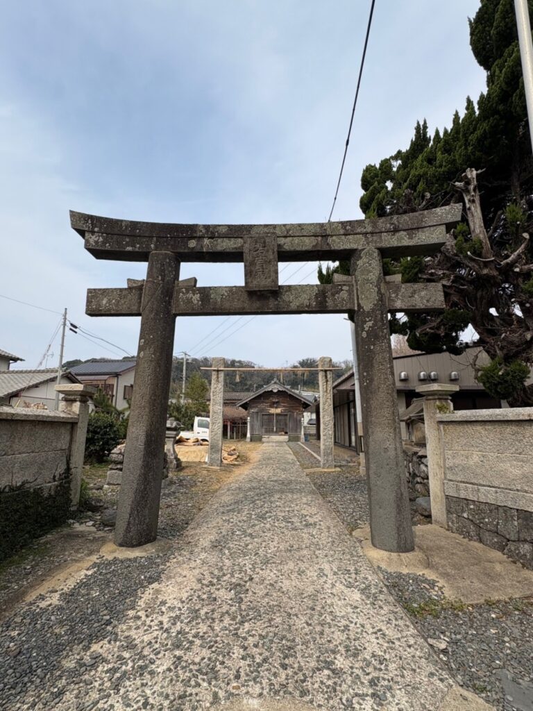 相島　鼻栗瀬　めがね岩　積石塚　支石墓　高妻神社　猫島　磐座