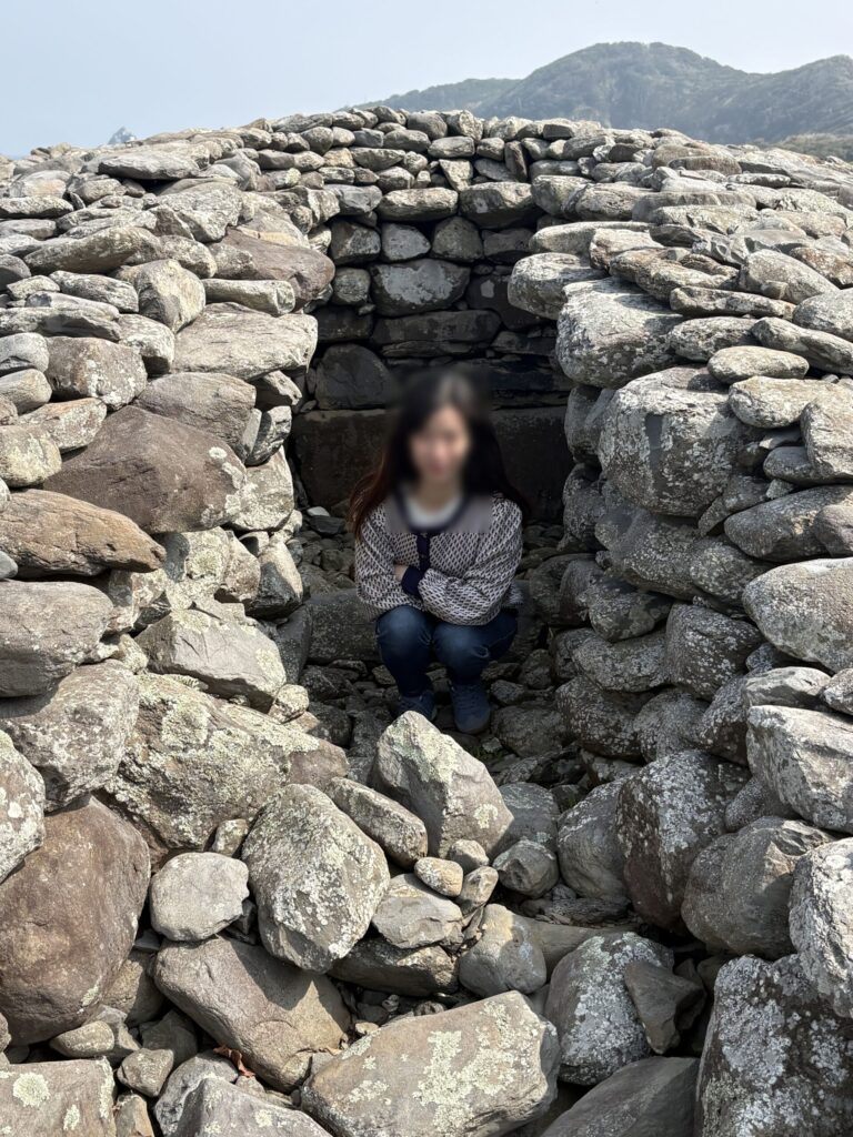 相島　鼻栗瀬　めがね岩　積石塚　支石墓　高妻神社　猫島　磐座